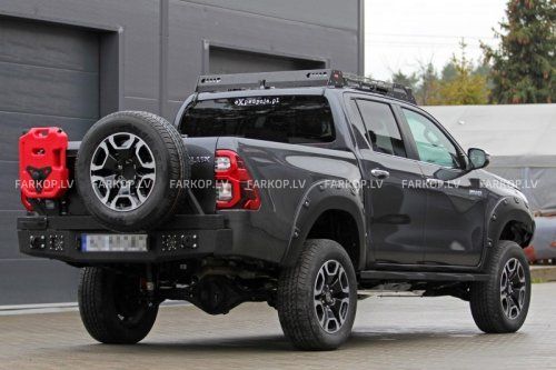 Расширители арок TOYOTA HILUX