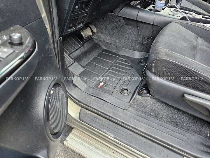 Rubber car mats TOYOTA HILUX