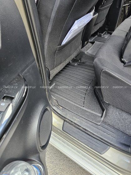 Rubber car mats TOYOTA HILUX